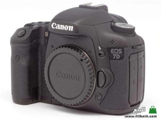 كاميرة كانون 7D مستعملة