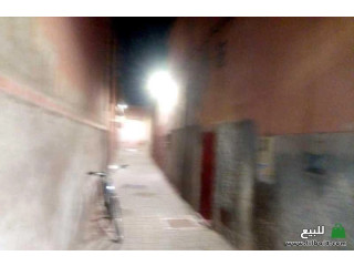 منزل للبيع مساحة وموقع مميز جدا