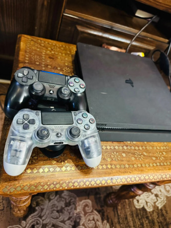 playstation-4-slim-big-1