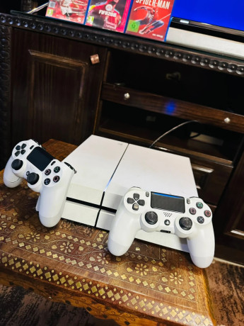playstation-4-fat-blastyshn-4-fat-big-2