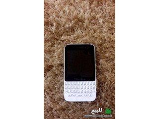 جوال بلاك بيري أبيض للبيع